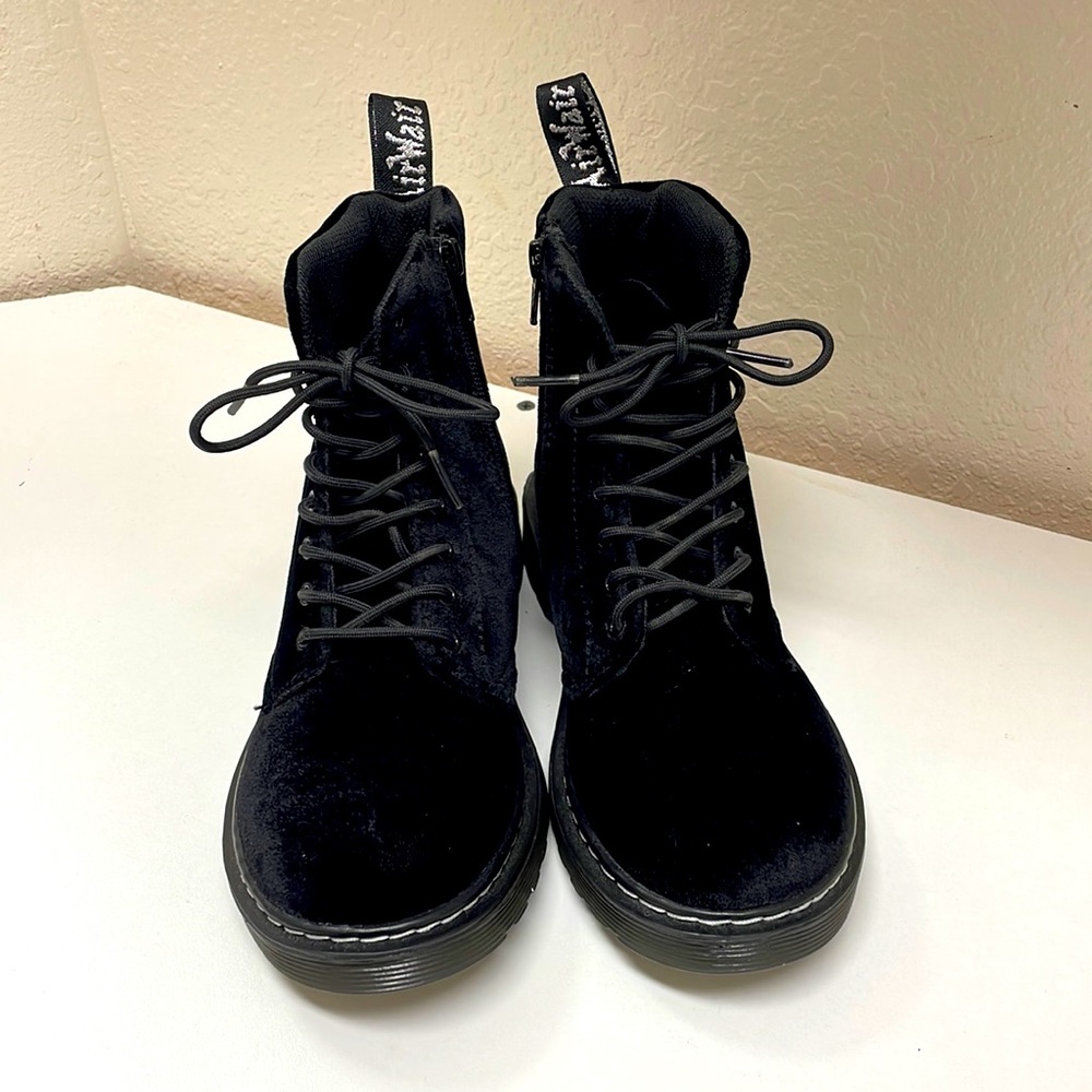 Doc Martens Junior 1460 Black Velvet Boot